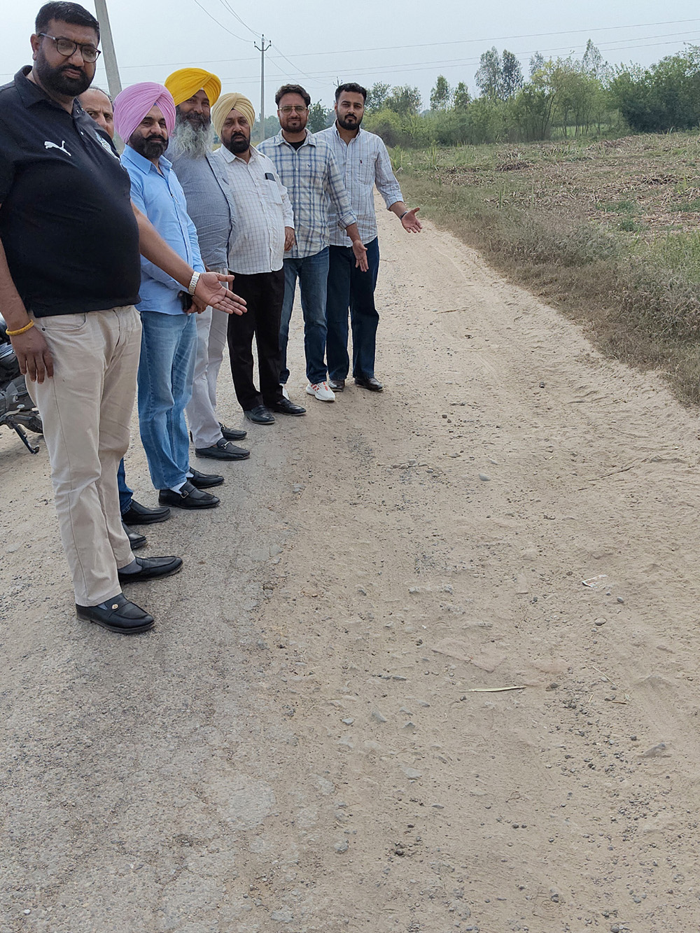Government should improve the condition of link roads in villages of Block Majri: Jeeti Padiyala.